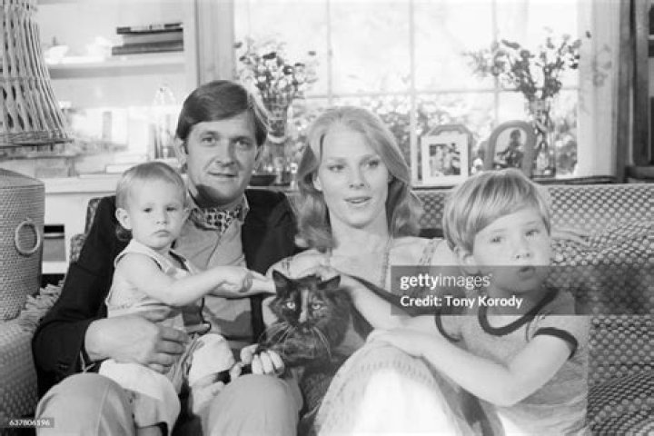 Actress Mariette Hartley with son Sean Paul, daughter Justine and