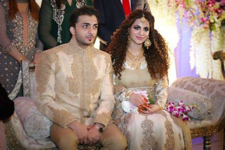 Ainnie Khalid marries Saad Ahmed Khan Reviewit.pk