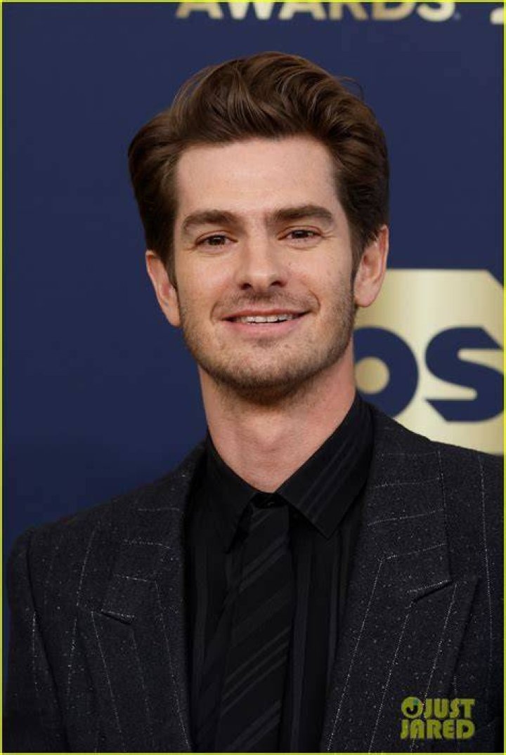 Andrew Garfield Attends 2022 SAG Awards with Girlfriend Alyssa Miller