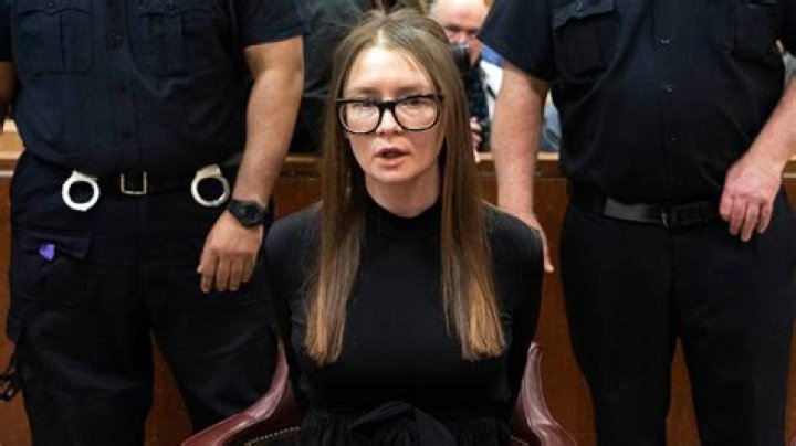 Anna Delvey Net Worth 2022 Inventing Anna Salary, How Much She Stole