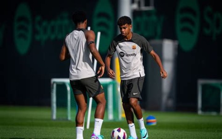 Balde and Lamine Yamal join part of Wednesday training
