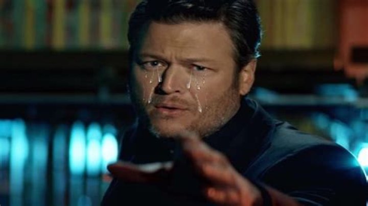 Blake Shelton gets emotional about 'The Voice' exit, meeting wife Gwen
