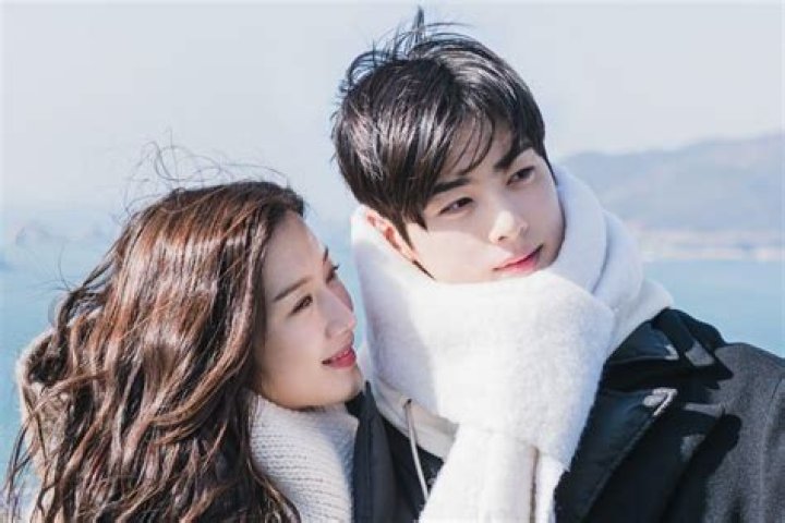Cha Eun Woo y Moon Ga Young una prueba de su cariño emocionó a fans