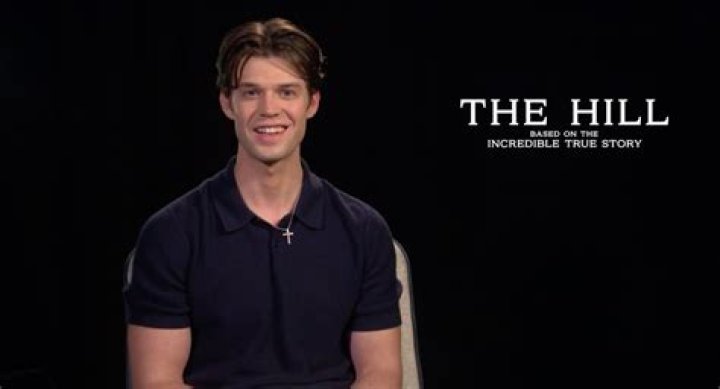 Colin Ford relationship Status