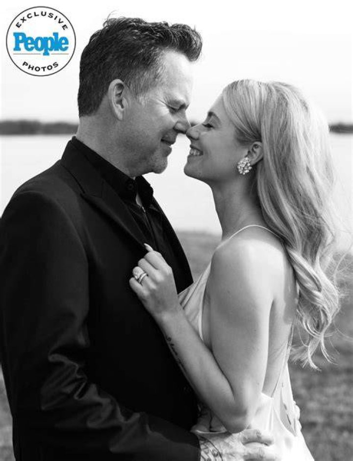 Country Singer Gary Allan Marries Longtime Love Molly Martin in 'Low