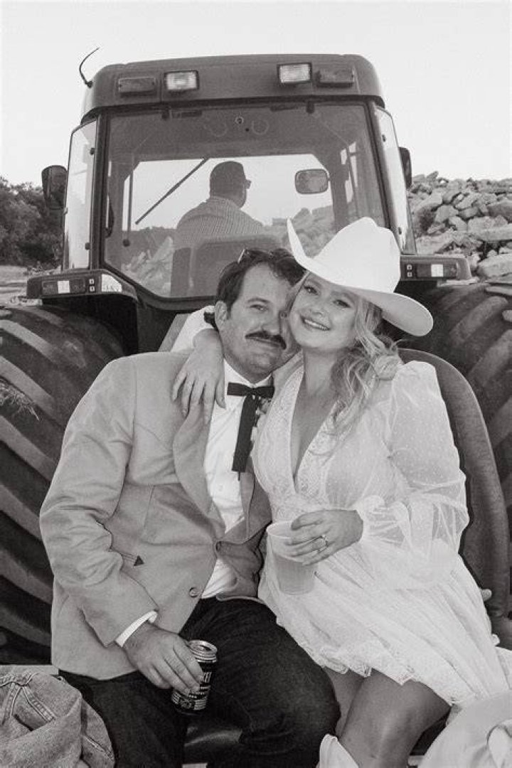 Country Singer Hailey Whitters Marries Jake Gear Wedding Photos