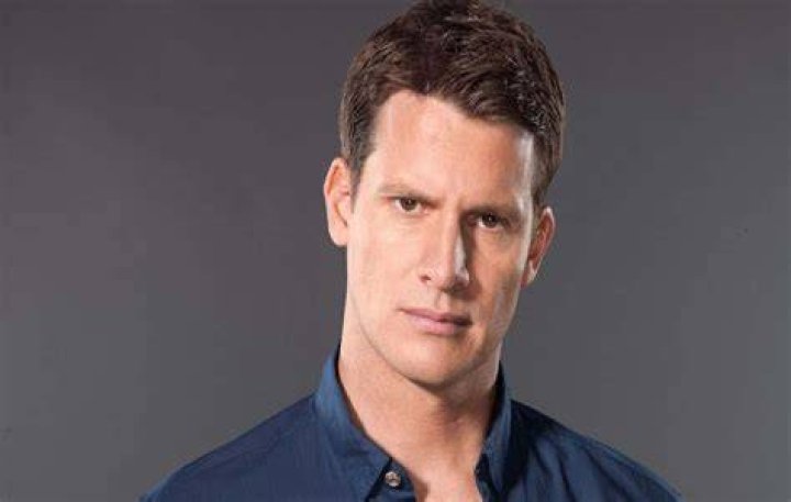 Daniel Tosh Net worth, Age Kids, Weight, BioWiki, Wife 2023 The
