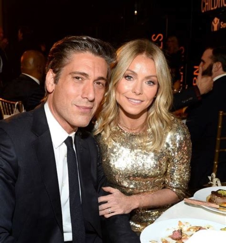 David Muir wife Is David Muir married? ABTC