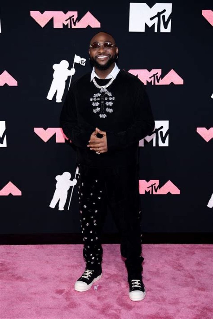 Davido Height How Tall Is The AmericanBorn Nigerian Singer? &raquo; YTC