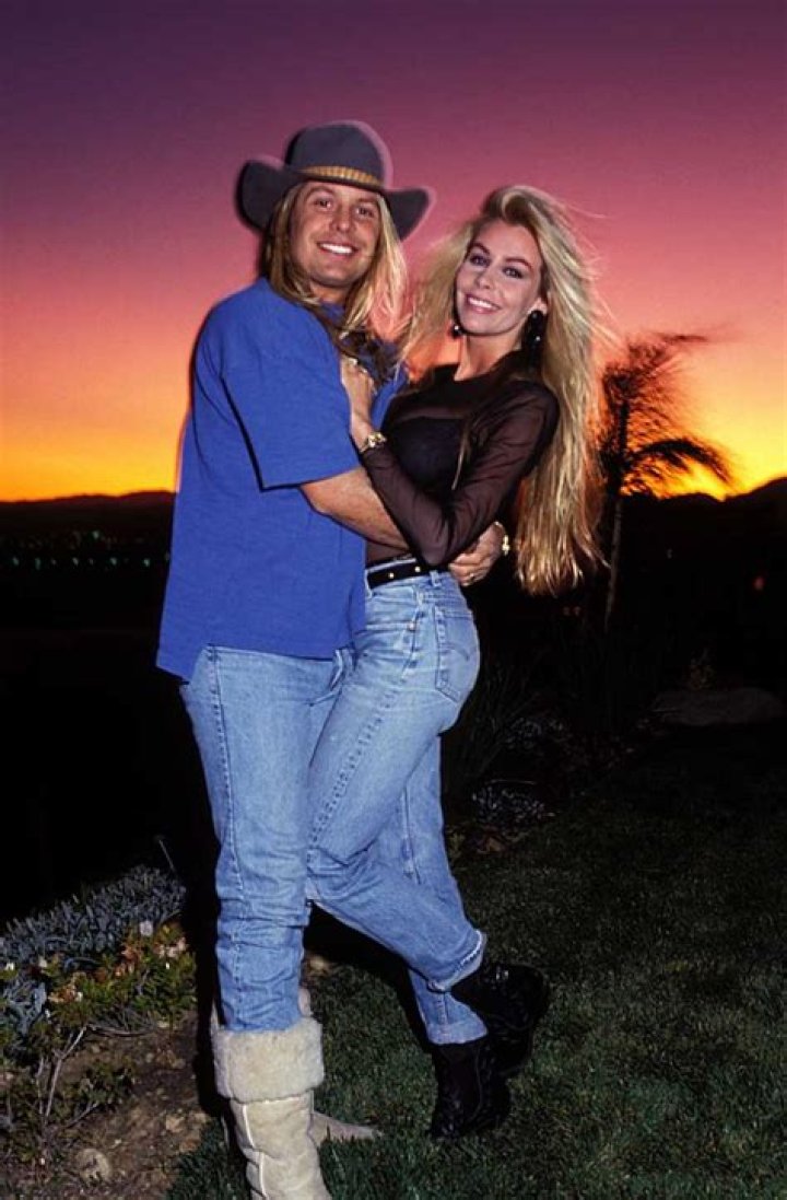 Does Vince Neil have a daughter?