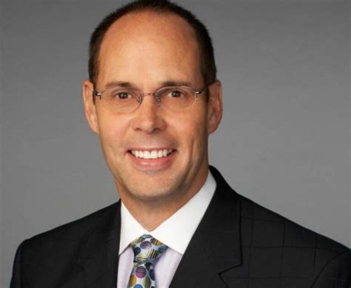 Ernie Johnson Net worth, Age BioWiki, Weight, Wife, Kids 2022 The