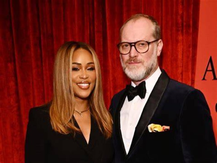 Eve and Maximillion Cooper's Relationship Timeline
