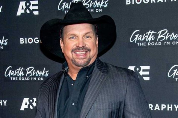 Garth Brooks&rsquo; Net Worth 5 Fast Facts You Need to Know