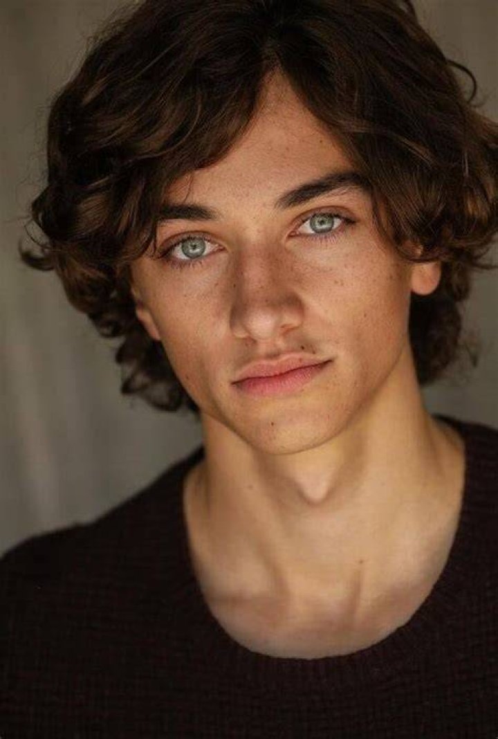 Gavin Casalegno (Actor) Wiki, Bio, Age, Height, Weight, Dating