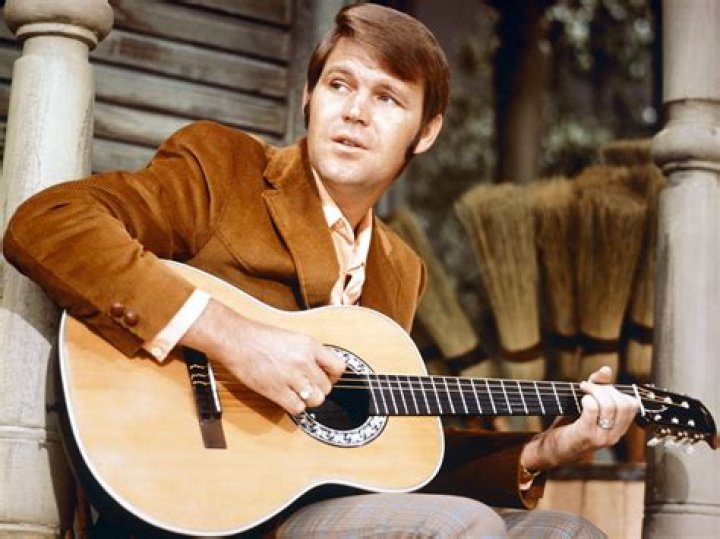 Glen Campbell's Family Struggle Over Medical Care Rolling Stone Della