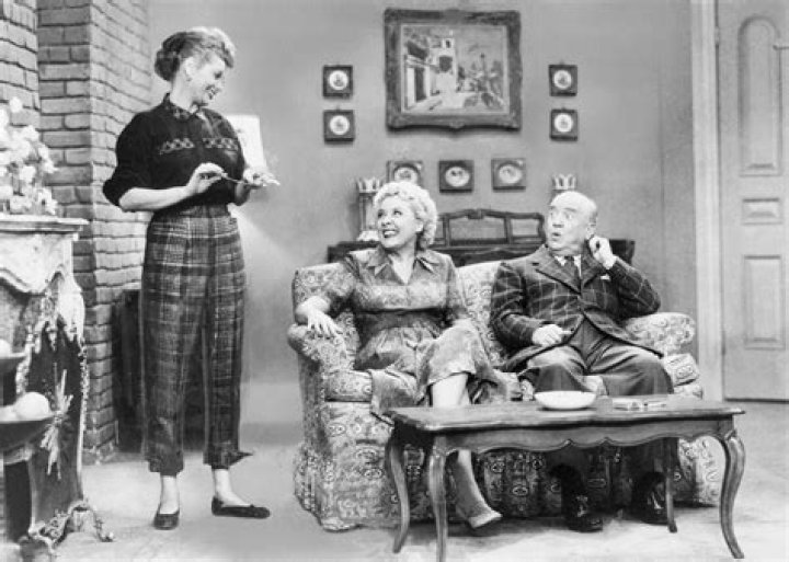 HELLO FROM FRED & ETHEL'S HOUSE Then and Now Demond Wilson (64)