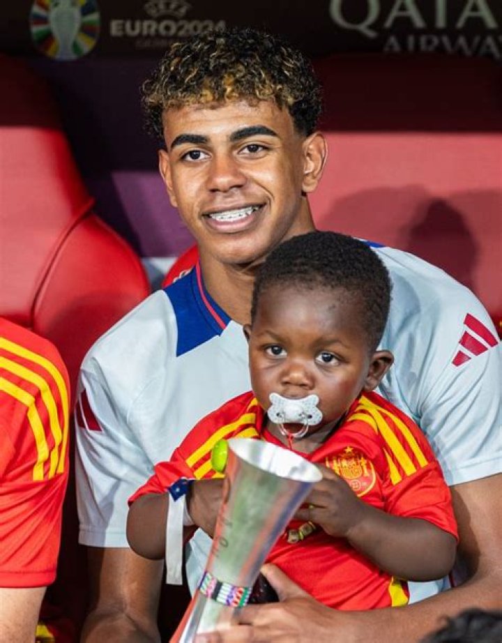 How Baby Yamal Got A Picture With Messi The Custodian Newspaper Online