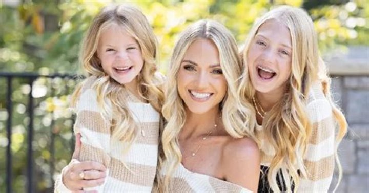 How Old is Savannah LaBrant? Biography, Net Worth, Husband, Height, Age
