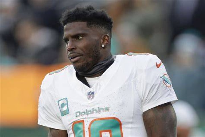 How Tyreek Hill Went Public With His New IG Model Girlfriend During