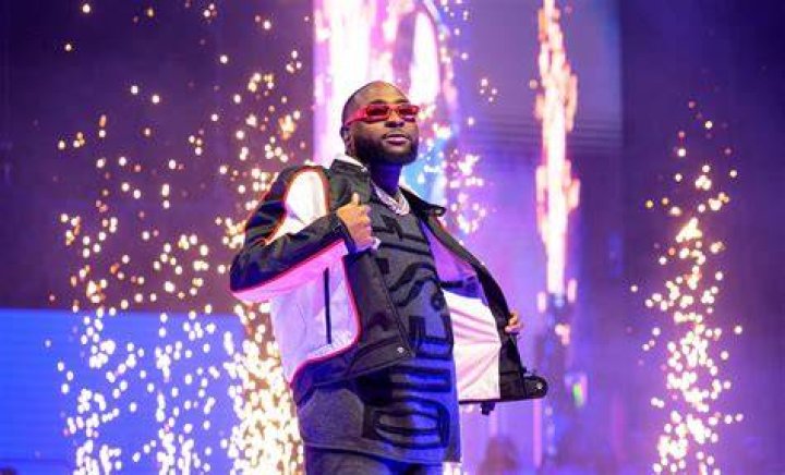 I Cost A Lotsays Davido As He Steps Out In Style Celebrities Nigeria