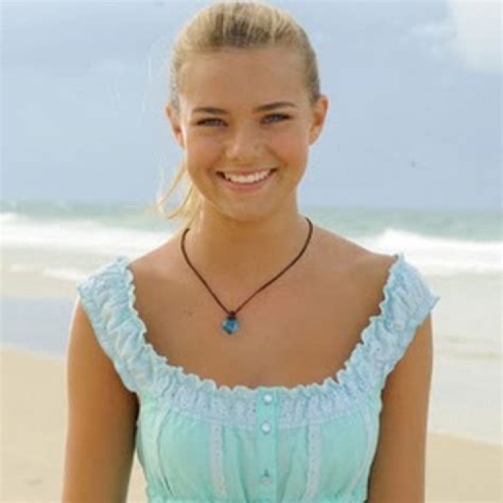Isabella Hartley YouTube
