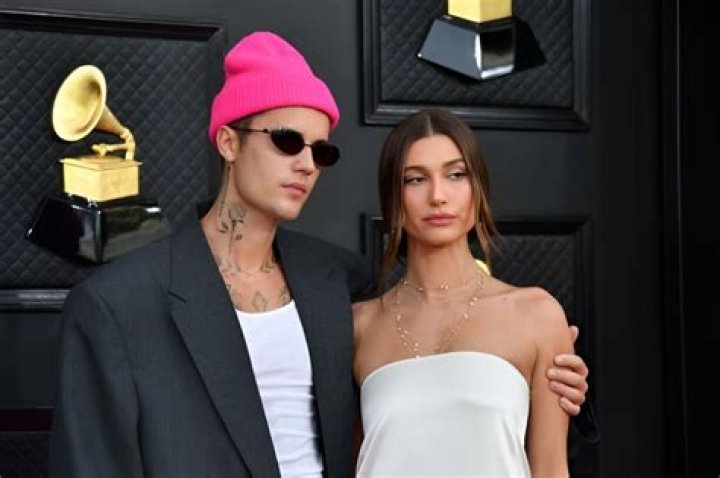 Istri Justin Bieber, 10 Potret Masa Kecil Hailey Baldwin Bikin Gemas