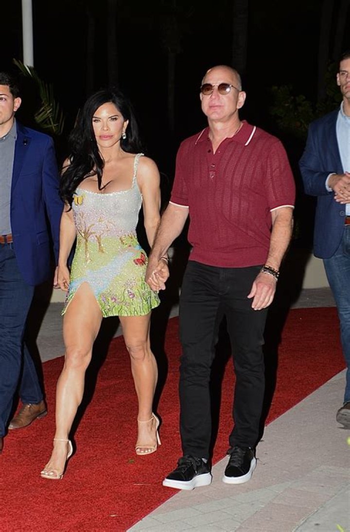 Jeff Bezos girlfriend Lauren Sanchez speaks on life with billionaire Mint