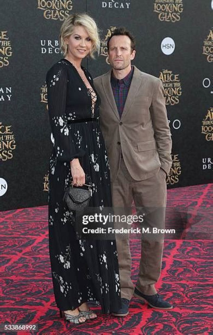 Jenna Elfman &lsquo;Alice Through The Looking Glass&rsquo; Premiere in Hollywood