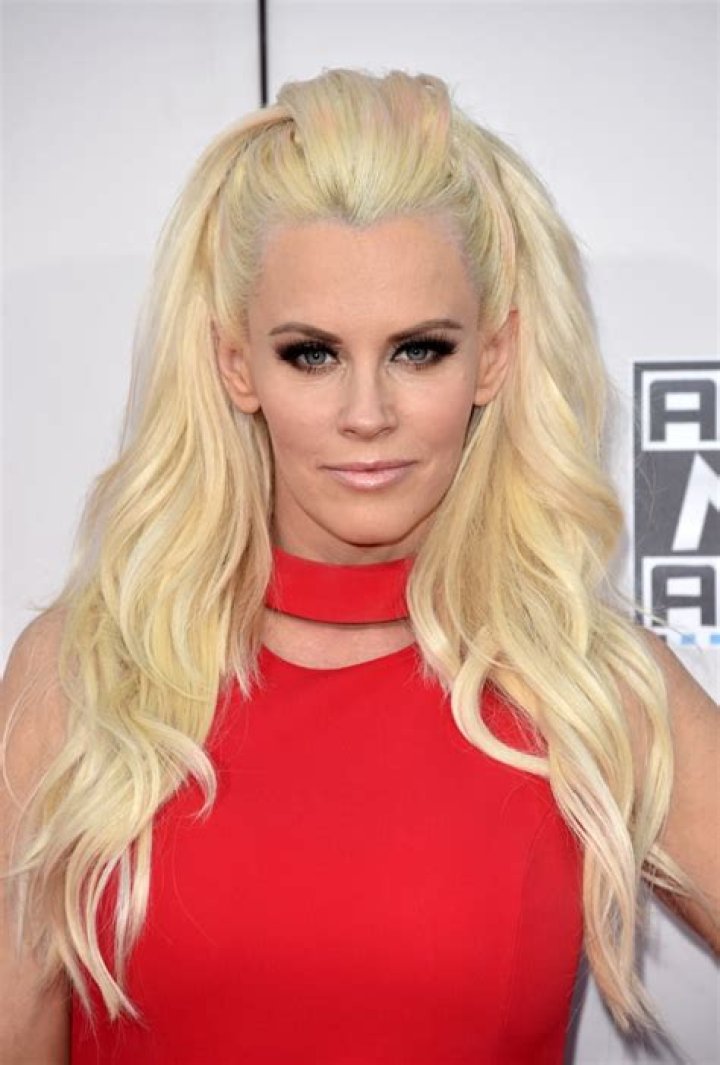 Jenny McCarthy, 2015 Celebrities at the AMAs Now and Then 2015