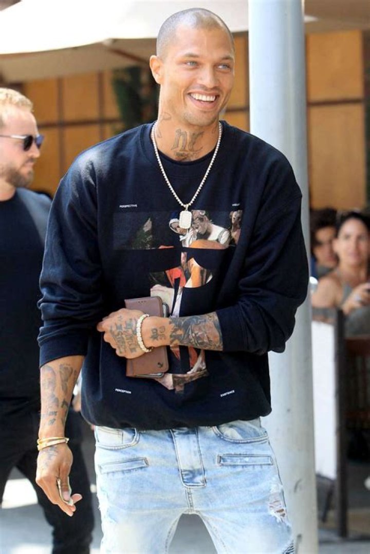Jeremy Meeks' murderrapist dad and criminal family set to meet Chloe