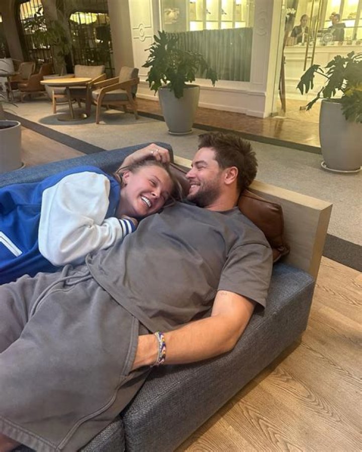 Jojo Dating Chris Staples