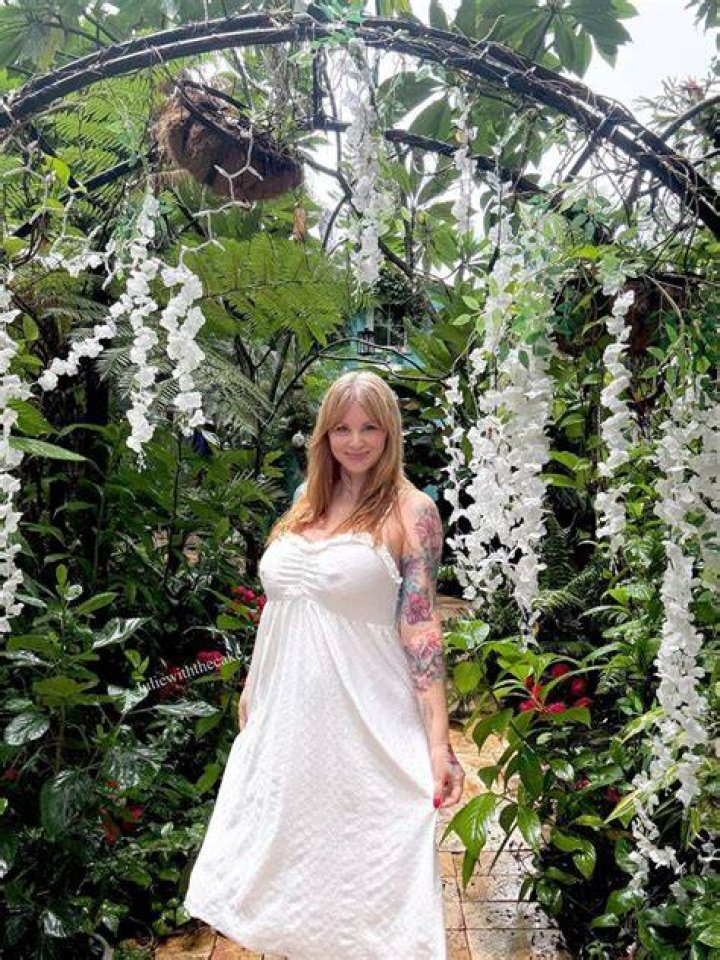 Juliewiththecake Net worth 2023, Height, Weight, Career, Wiki, Bio