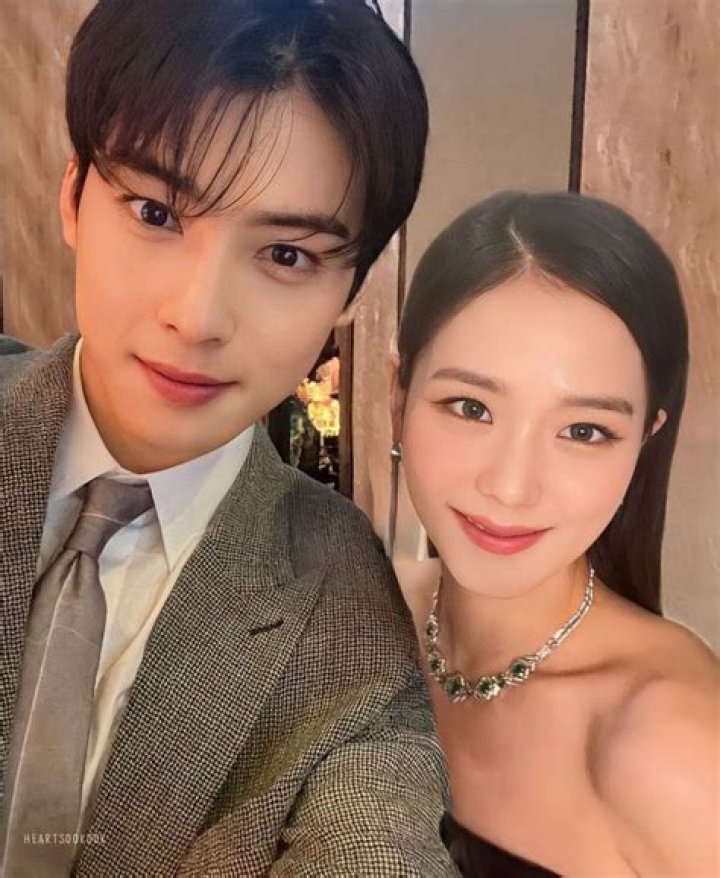 Kim Sejeong and Cha Eunwoo A Friendship Goals Moment