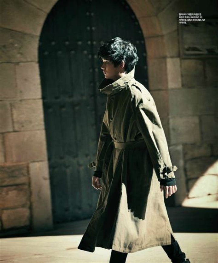 Kim Soo Hyun For Singles' April 2014 Issue Kim soo hyun, Hyun kim, Actors