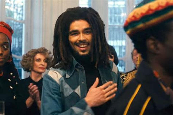 Kingsley BenAdir Gets Into Character as Bob Marley While Filming