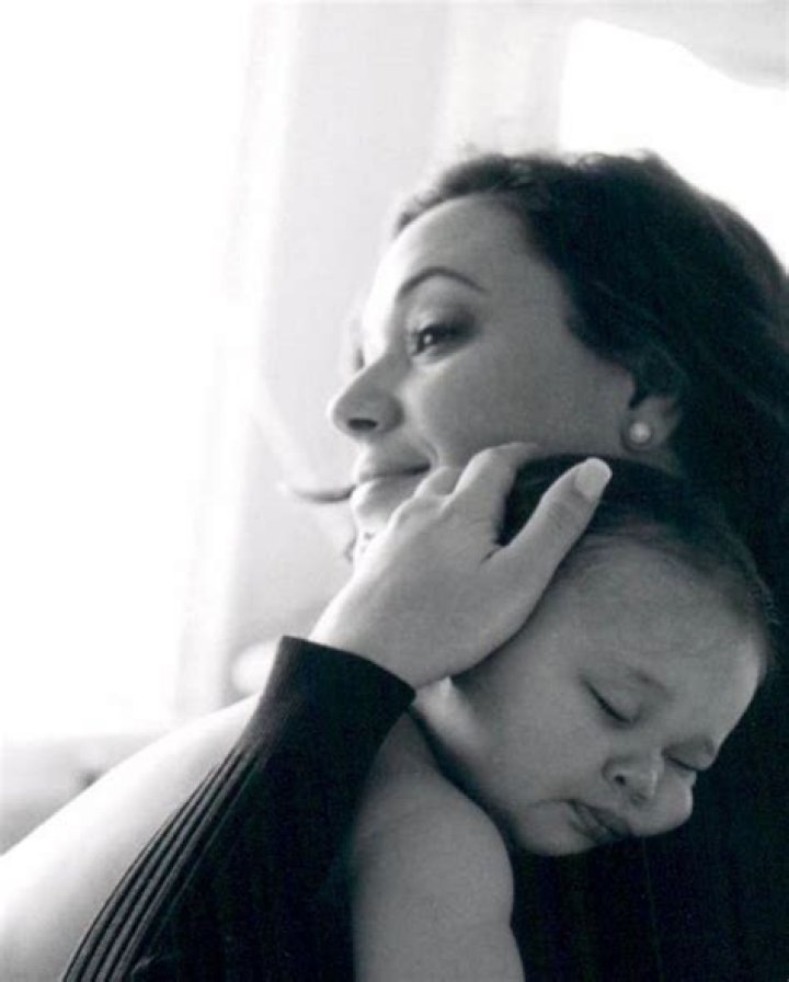 Leah Remini cries over daughter giving college second try