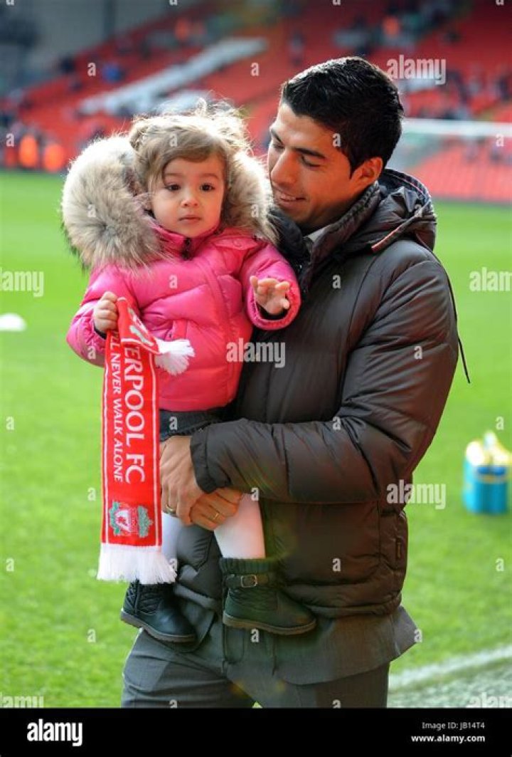 LUIS SUAREZ DAUGHTER DELFINA LIVERPOOL V LIVERPOOL V MANCHESTER UNITED
