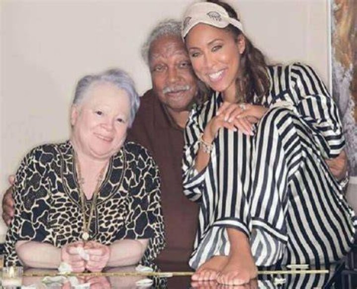 Marjorie Harvey Parents Doris Bridges, Siblings