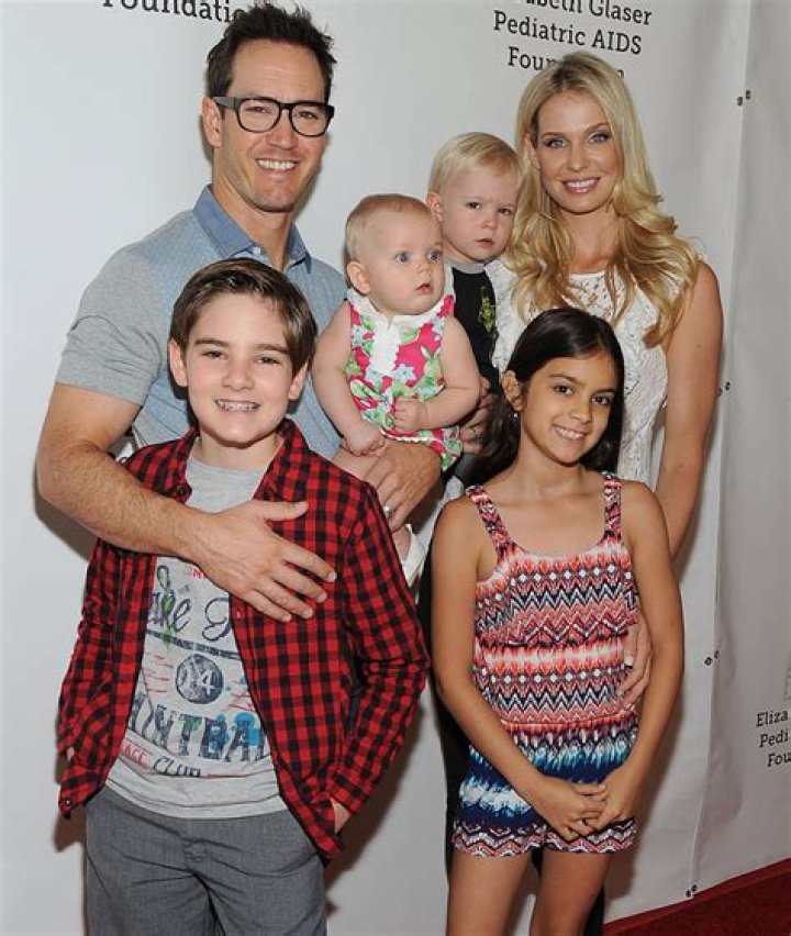 Mark Paul Gosselaar Family