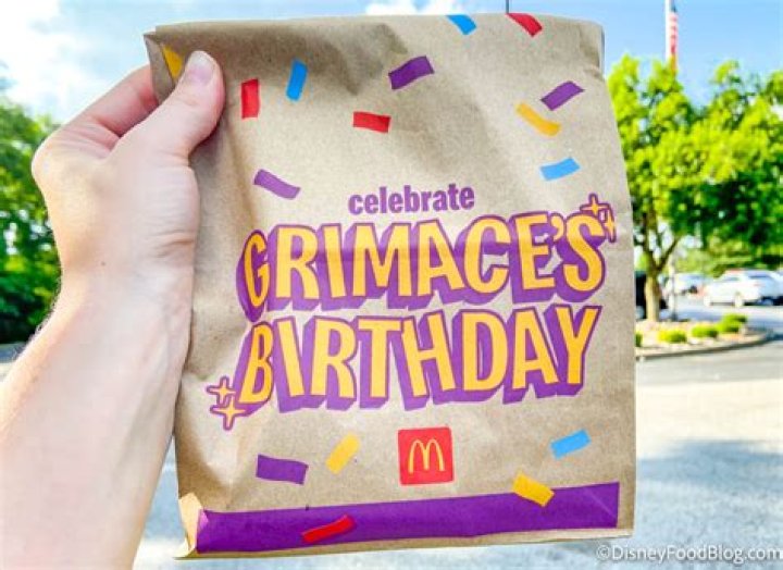 McDonald&rsquo;s Customer Orders 5 Grimace Shakes, Worker is Silent