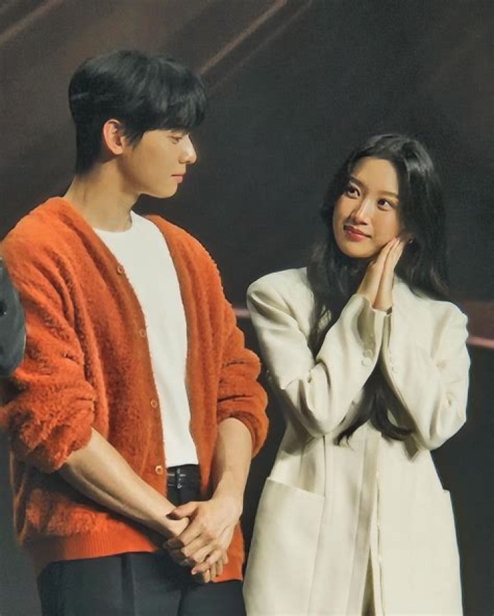Moon Ga Young And ASTRO’s Cha Eun Woo Share A HeartFluttering Reunion