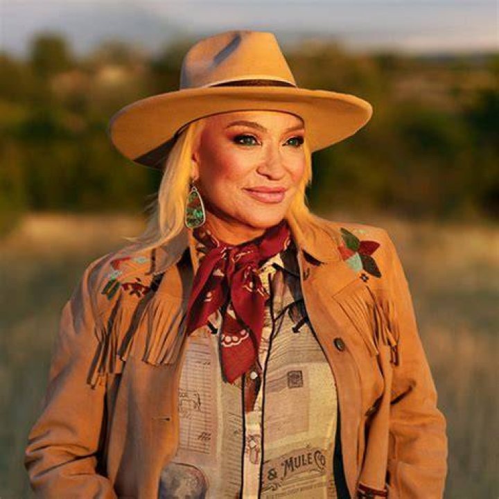 PICS Meet Tanya Tucker's Silver Fox Boyfriend