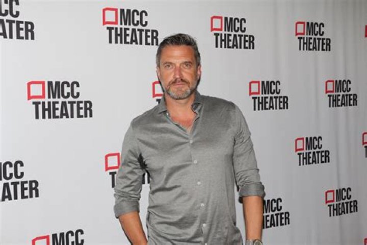Ra&uacute;l Esparza