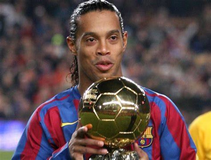 Ronaldinho — A Retrospective Look At the Flawed Legend
