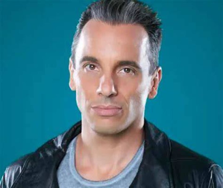 Sebastian Maniscalco Wiki, Height, Weight, Age, Girlfriend, Family
