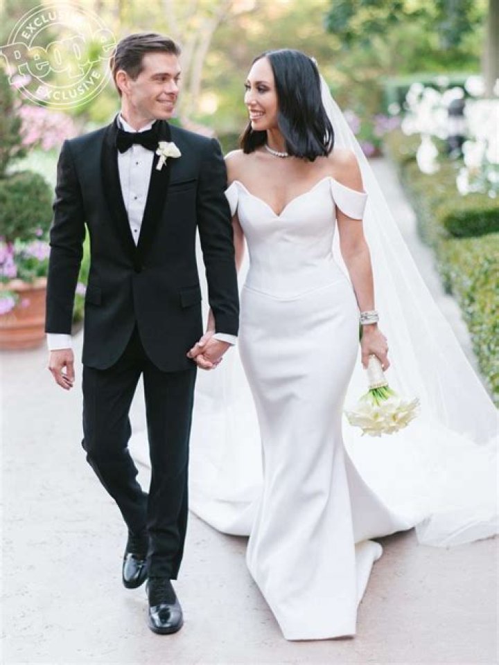 See Cheryl Burke and Matthew Lawrence's Stunning First Wedding Photo
