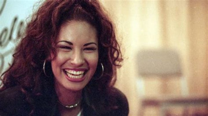 Selena Quintanilla Net Worth 2020 How Much Is She Worth Now StyleCaster