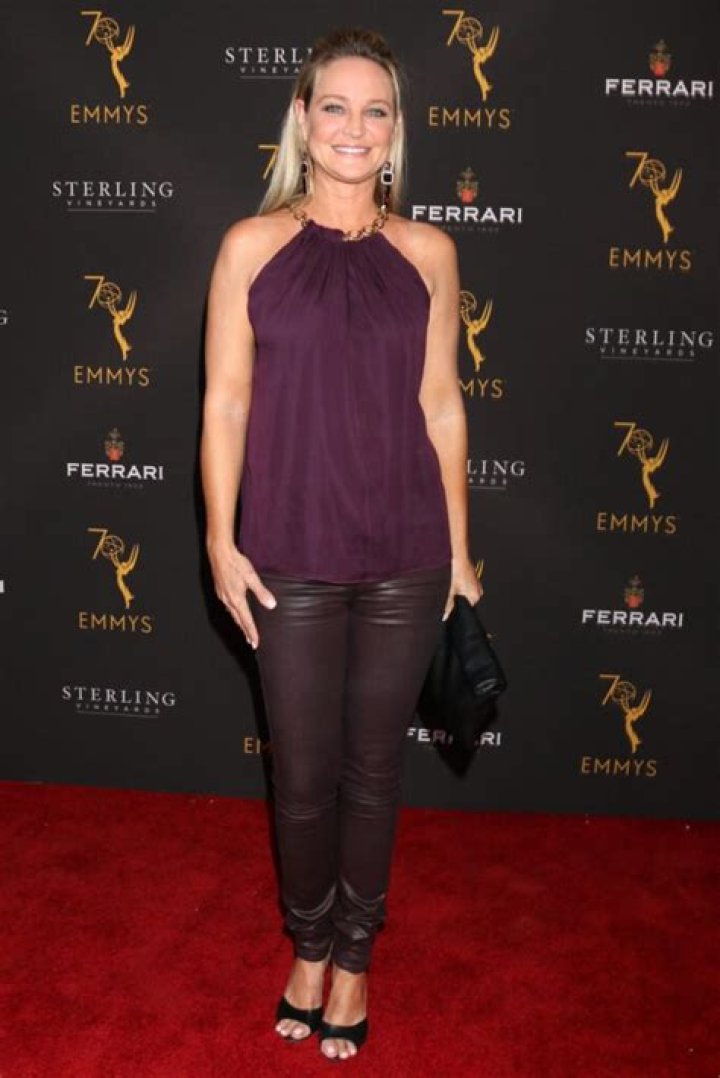 Sharon Case Bra Size, Age, Weight, Height, Measurements Celebrity Sizes