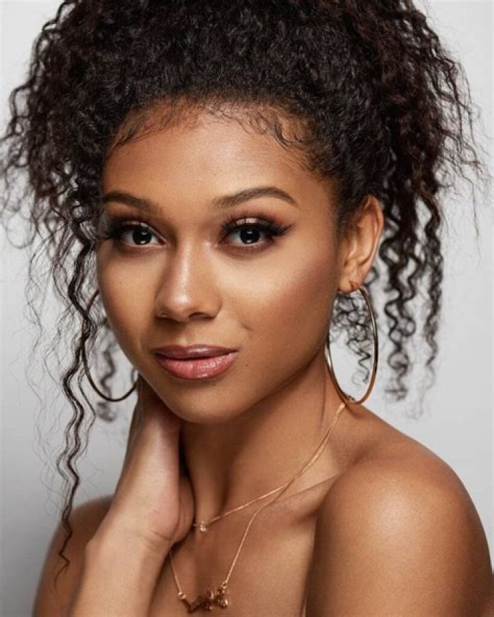 Sierra Capri Age, Hidden Features, Bikini, Height, Ethnicity, Net