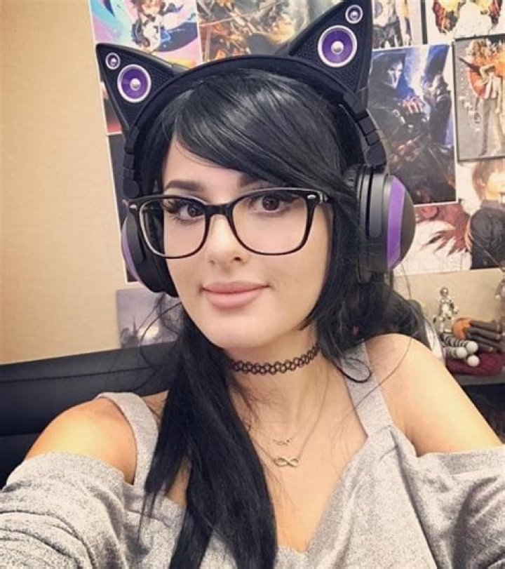SSSniperwolf Age, Net Worth, Boyfriend, Family, Height and Biography